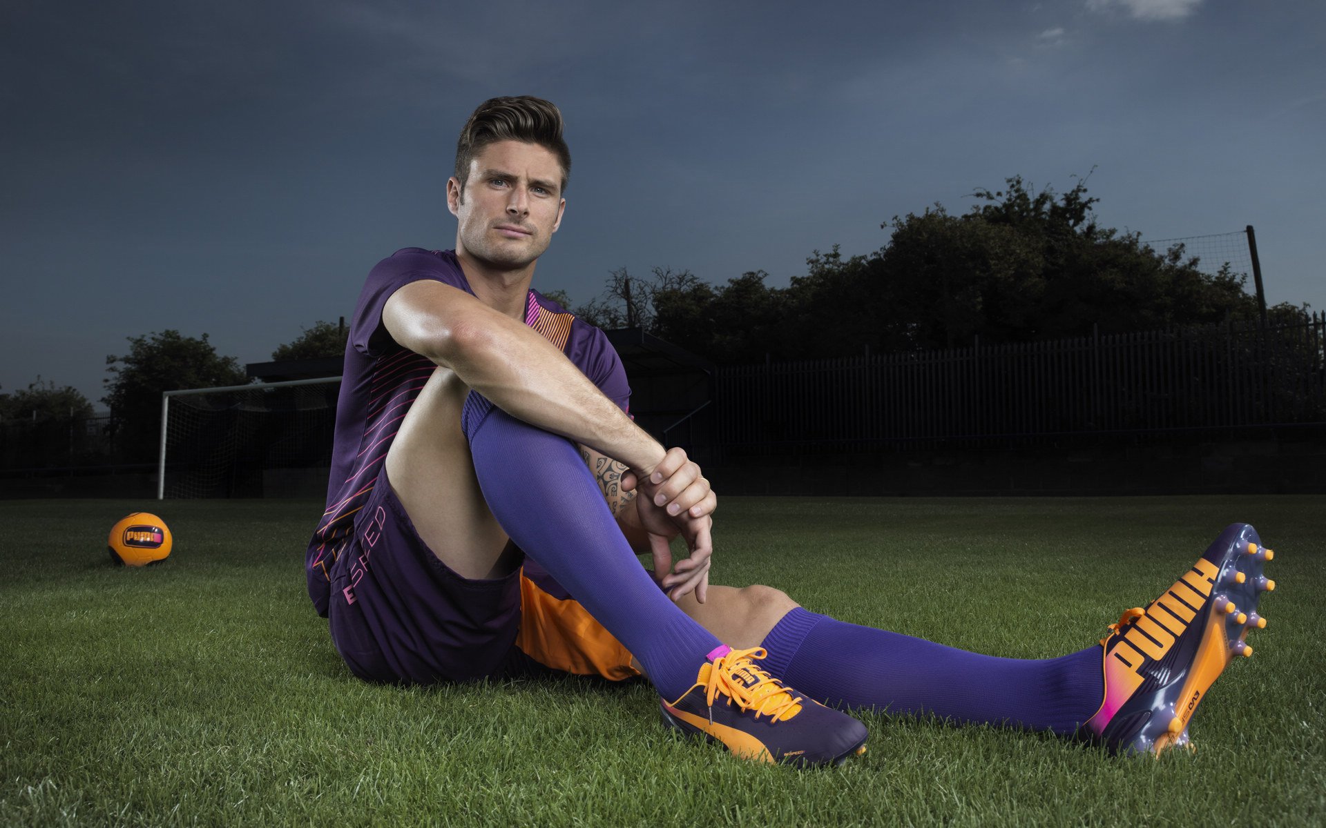 开云体育入口-绿茵场与赛道，当曼城德比遇见卡马文加的F1奇迹