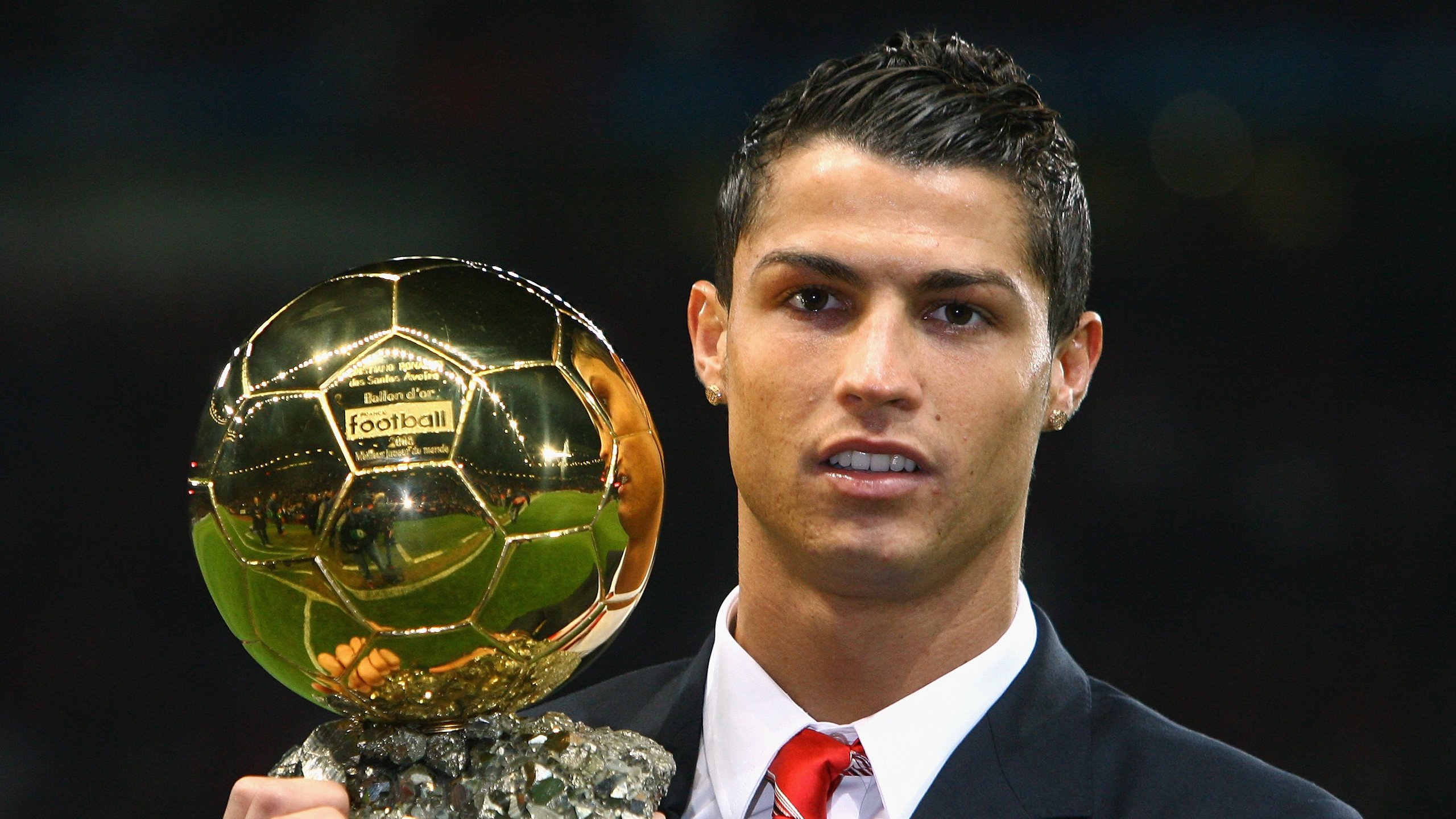 宿命与救赎,当尘埃落定的英超之夜,莫德里奇完成跨越时间的自我和解